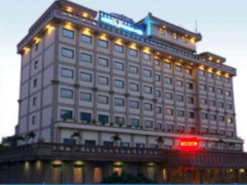 Hotel Maharadja Giacarta Esterno foto