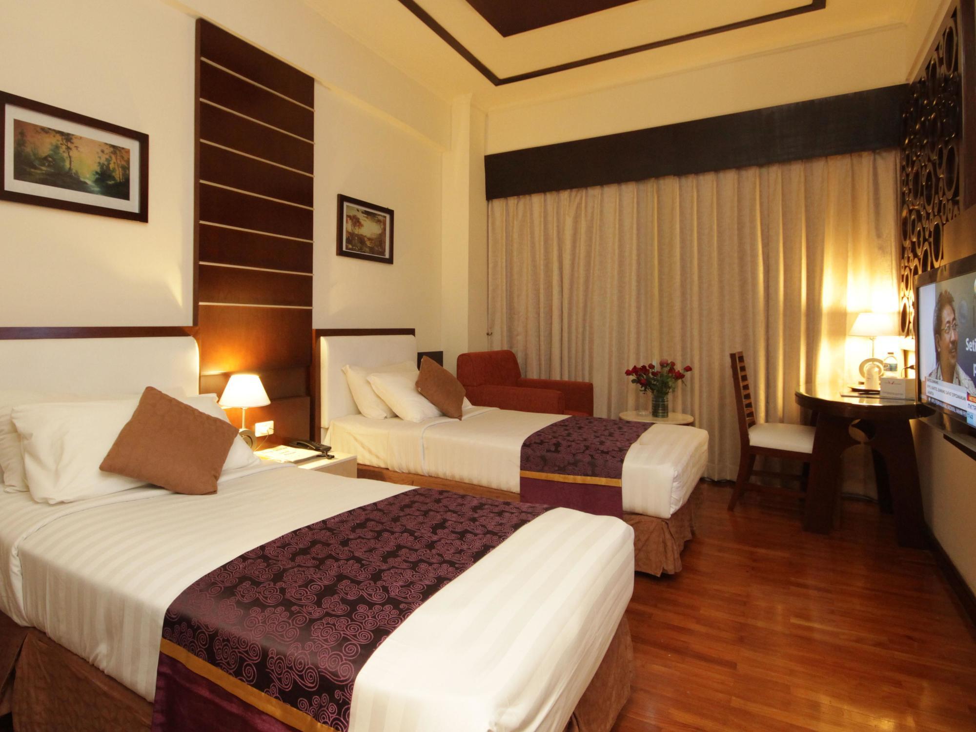Hotel Maharadja Giacarta Esterno foto
