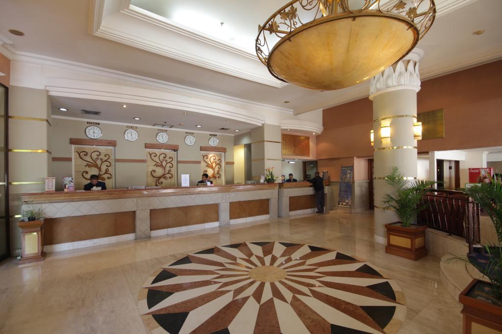 Hotel Maharadja Giacarta Esterno foto