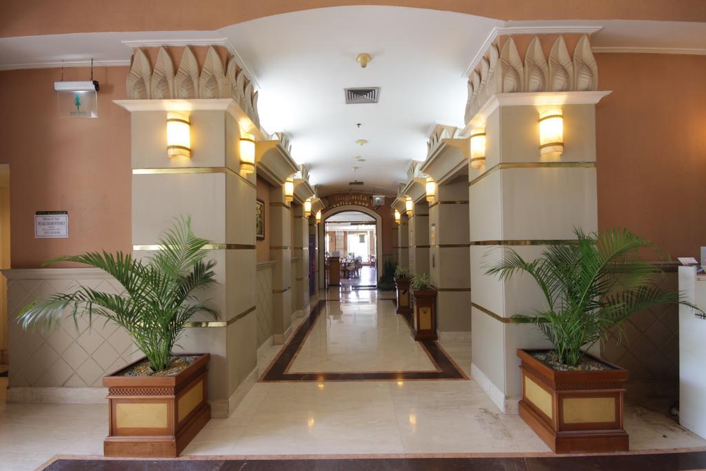 Hotel Maharadja Giacarta Esterno foto