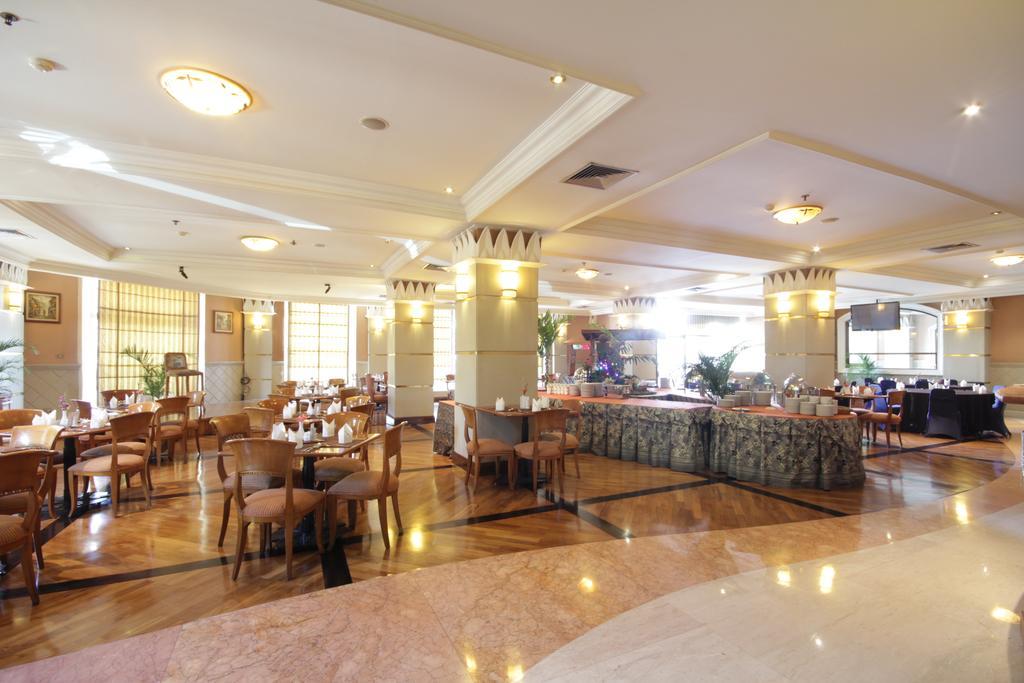 Hotel Maharadja Giacarta Esterno foto