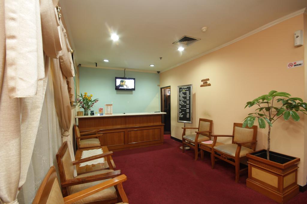 Hotel Maharadja Giacarta Esterno foto