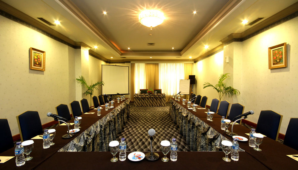 Hotel Maharadja Giacarta Esterno foto